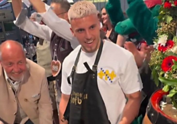 Demirović ispunio obećanje: Na festivalu časti navijače, a tu su i ljiljani (VIDEO)