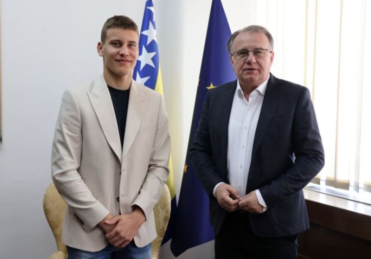 Nikšić najavio podršku talentovanom bh. skijašu Anuru Mehiću