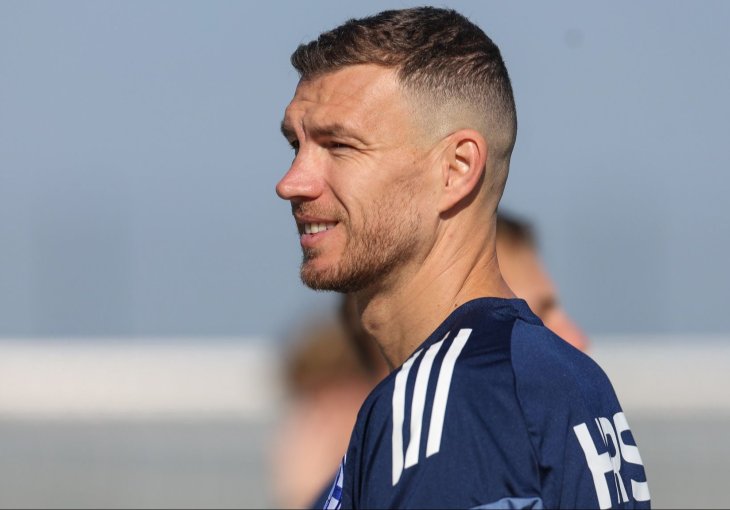 Džeko se javio poslije velikog podviga Šalkea, a jedna poruka ispod objave odmah je svima zapela za oko