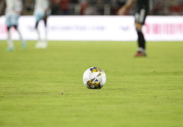 Urušila se nadstrešnica na stadionu u Brčkom, tragedija izbjegnuta pukom srećom