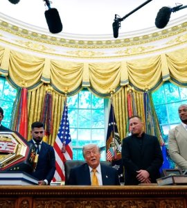 Trump napravio spektakl u Ovalnom kabinetu: Ugostio UFC zvijezde i predstavio pojas koji će dobiti pobjednik