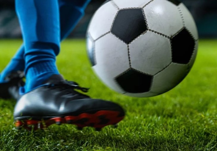 Fudbaleri Crvene zvezde i Vojvodine večeras u Loznici igraju finale Kupa Srbije