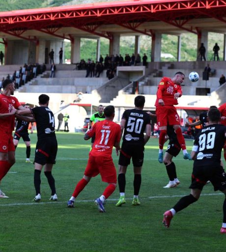Zrinjskom četvrti trofej Kupa BiH, incidentni uzvrat finala na stadionu Rođeni obilježio prekid
