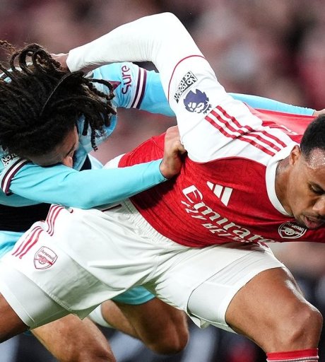 Arsenal je na korak do titule nakon rovovske borbe: Sutra uveče bi se titula mogla već slaviti u Londonu