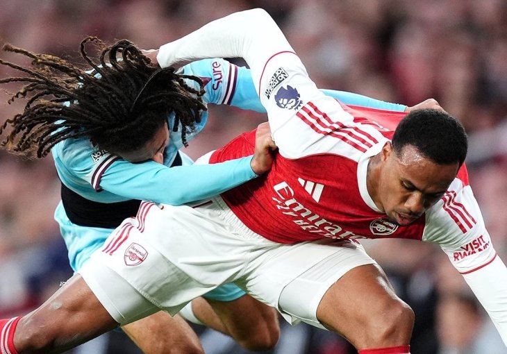 Arsenal je na korak do titule nakon rovovske borbe: Sutra uveče bi se titula mogla već slaviti u Londonu