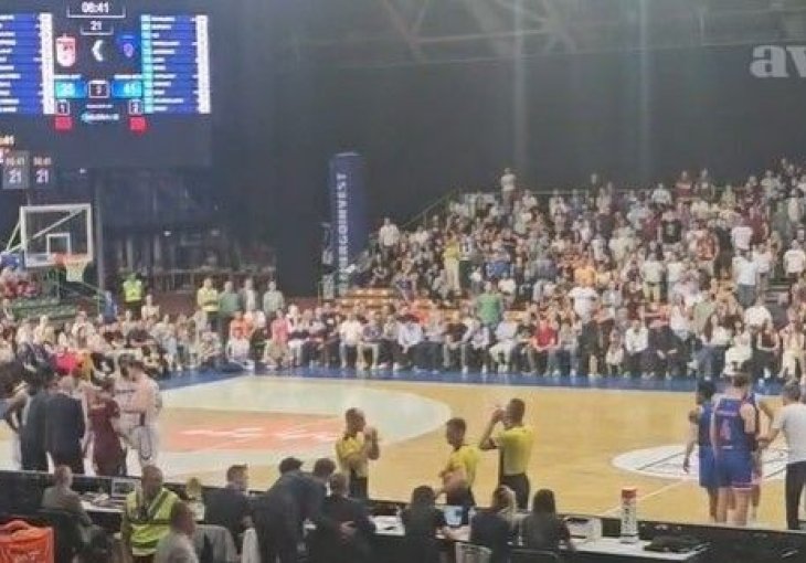 Navijači Bosne nakon tehničke greške sudijama skandirali 