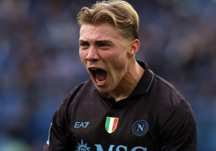 Danski napadač Rasmus Hojlund ostaje u Napoliju