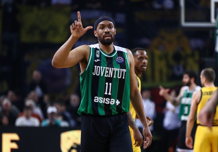 Parker blizu odlaska, Partizan prati razvoj situacije