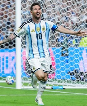 Messi se hat-trickom protiv Alžira pridružio Miroslavu Kloseu