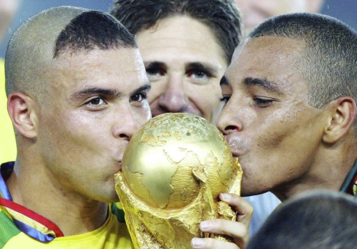 Ronaldo Nazario sa smiješkom: 