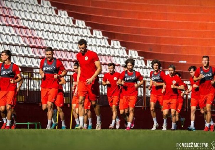Kraj jedne ere u Veležu: Klub se oprostio od šest fudbalera