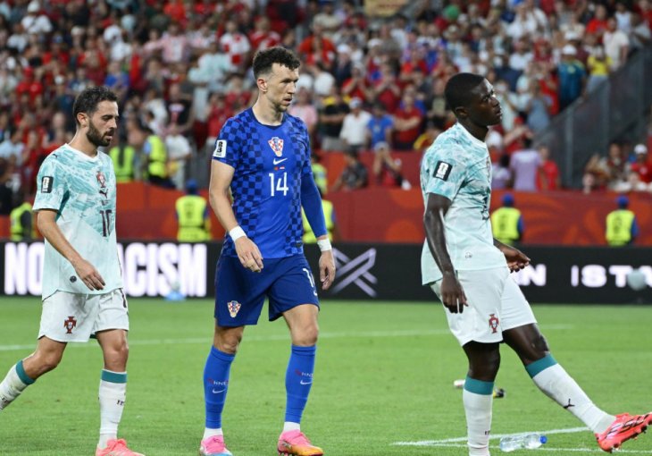 Detalj koji je mnogima promakao! Bijesni Hrvati zasuli teren, a onda je na scenu stupio Ivan Perišić