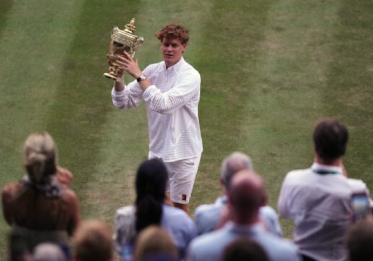 Siner odbranio tron Wimbledona — srušio Zvereva i podigao pehar drugi put zaredom