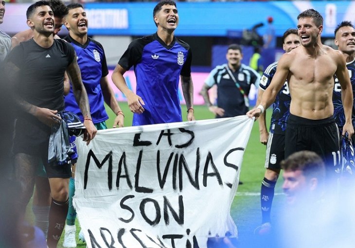FIFA istražuje incident s argentinskim transparentom