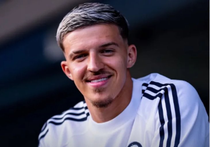 Veliki transfer Zmaja ozvaničen: Tarik Muharemović potpisao za Leeds United, poznati detalji ugovora