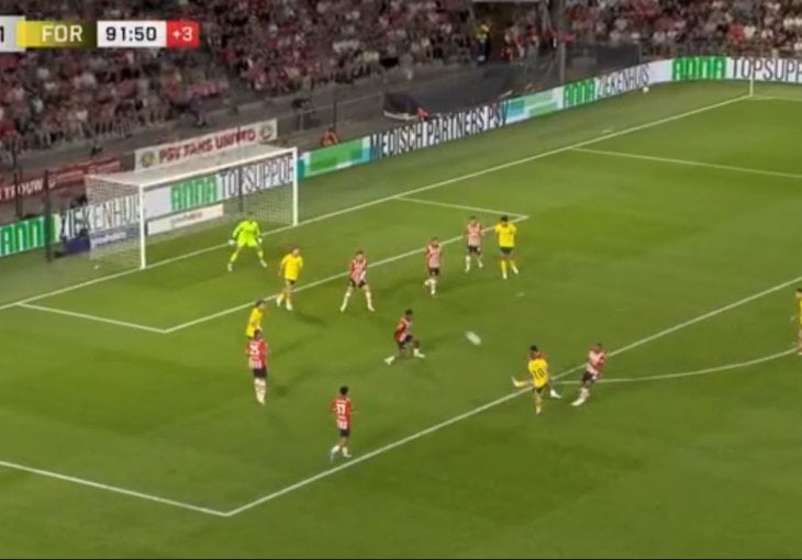 Trener PSV-a nije želio ubaciti Bajraktarevića, a onda je u posljednjim trenucima meča stigao šok