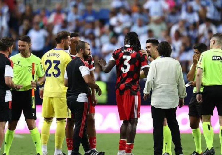 Bizaran kraj utakmice: Fulham napustio teren, Malaga izvela penal u praznu mrežu