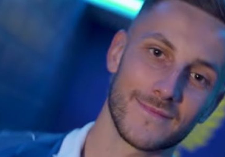 Dok u Željezničaru pišu saopštenja, Enes Alić zvanično predstavljen u Škotskoj!