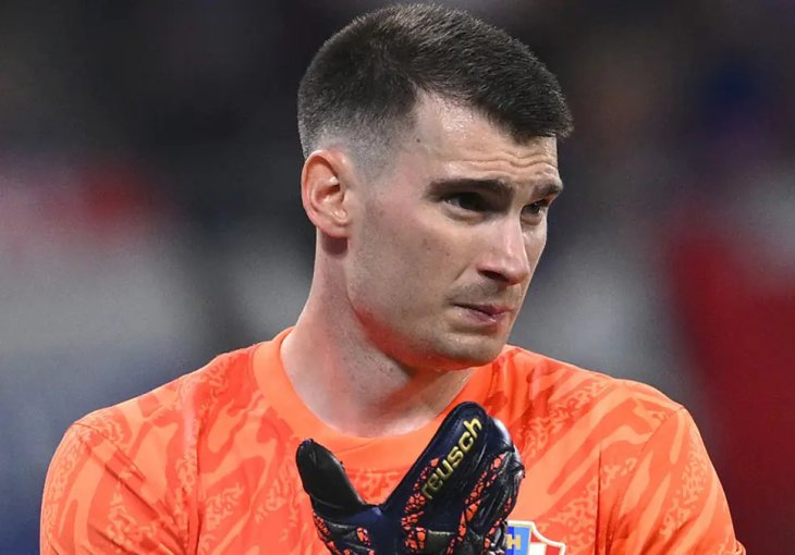Livaković potpisao za Barcelonu: Hrvatski golman stigao iz Fenerbahčea