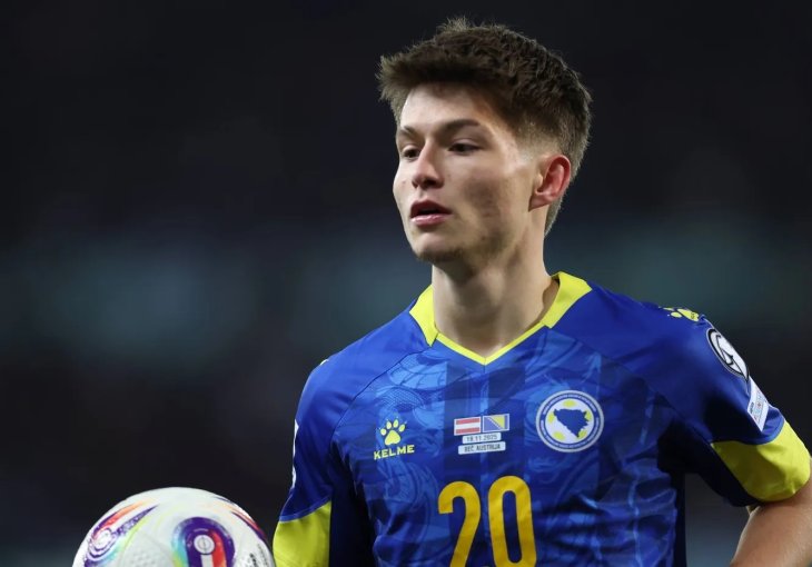 Bajraktarević ipak ostaje u PSV-u: Nizozemci tražili tržišnu cijenu, Sevilla željela popust
