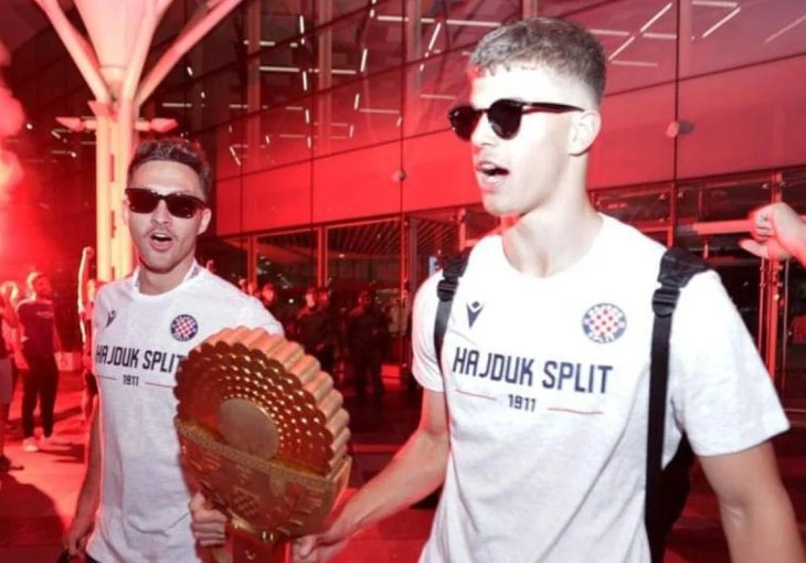 Premier liga se divi Hrvatu: Vušković oduševio Engleze, a stigla mu je i posebna čast