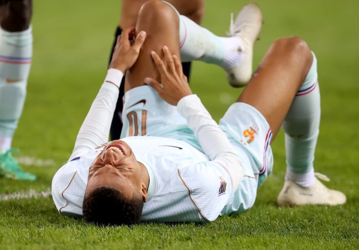 Poznato koliko će Mbappe biti van terena