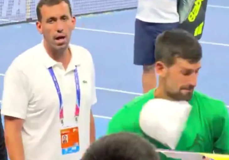 Novak Đoković pogođen u glavu u Kini dok je dijelio autograme!