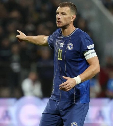 Edin Džeko završio reprezentativnu karijeru: Na noge ustalo cijelo Bilino polje