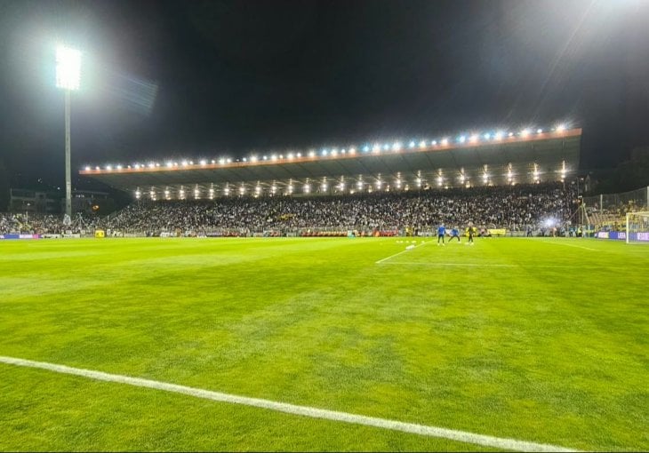 Sramotne poruke Poljaka o travnjaku Bilinog polja: Da li će im se ovo obiti o glavu?