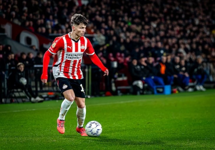 Navijači PSV-a bijesni zbog Bajraktarevića: Trener ponovo razočarao bh. fudbalsku javnost