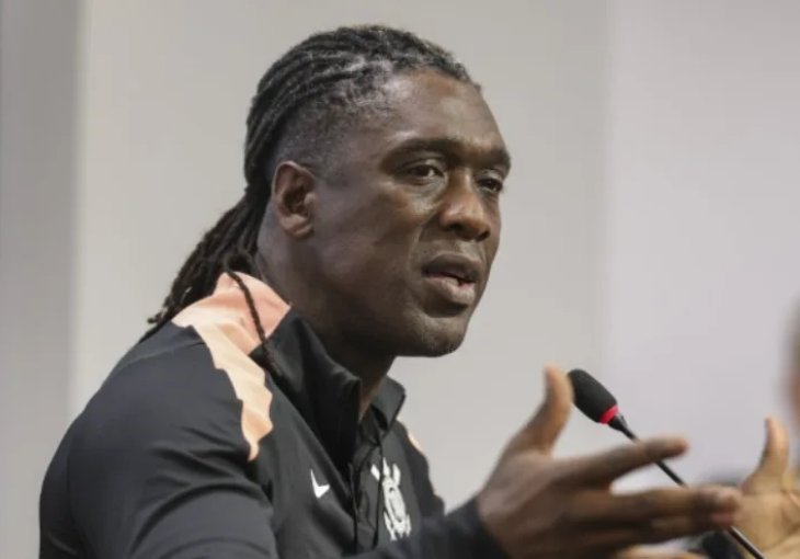 Seedorf preuzeo novi klub pa izgovorio rečenicu koja je odjeknula: „Ovo nije rat“